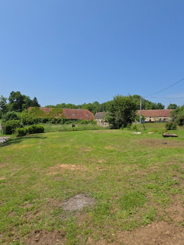 Aire camping-car  Arnay-le-Duc (21230) - Photo 1